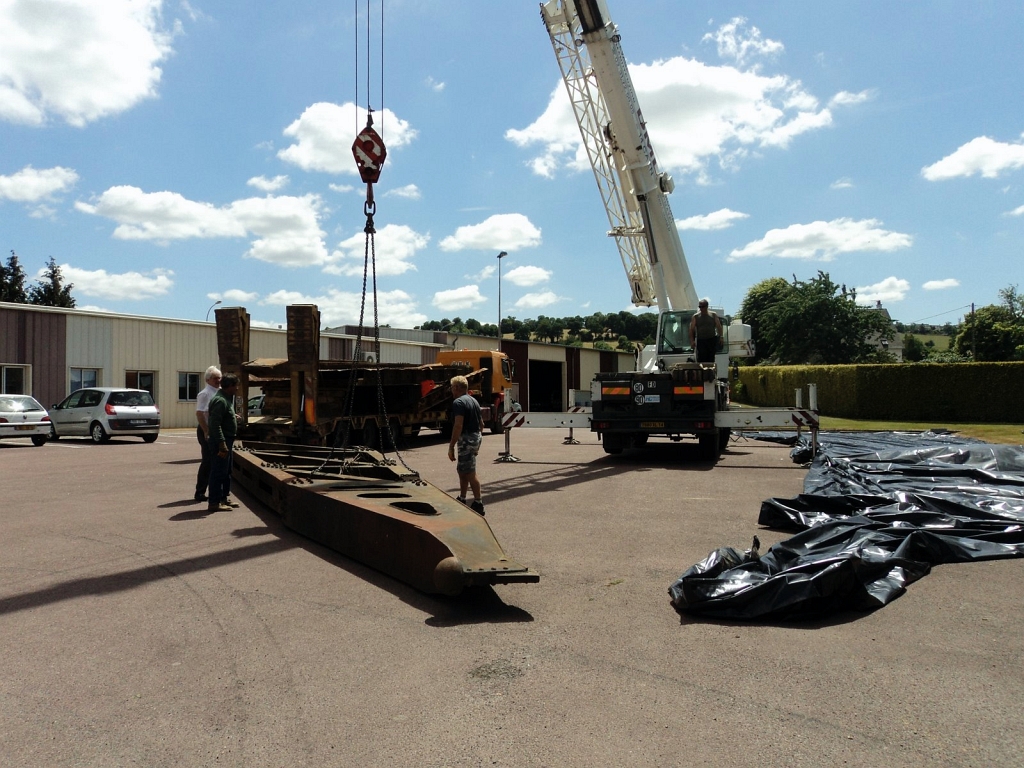 20110601 WHALE:BALEINE MOVES FROM BRÉCEY TO VIRE Bill Twohigg 075.jpg